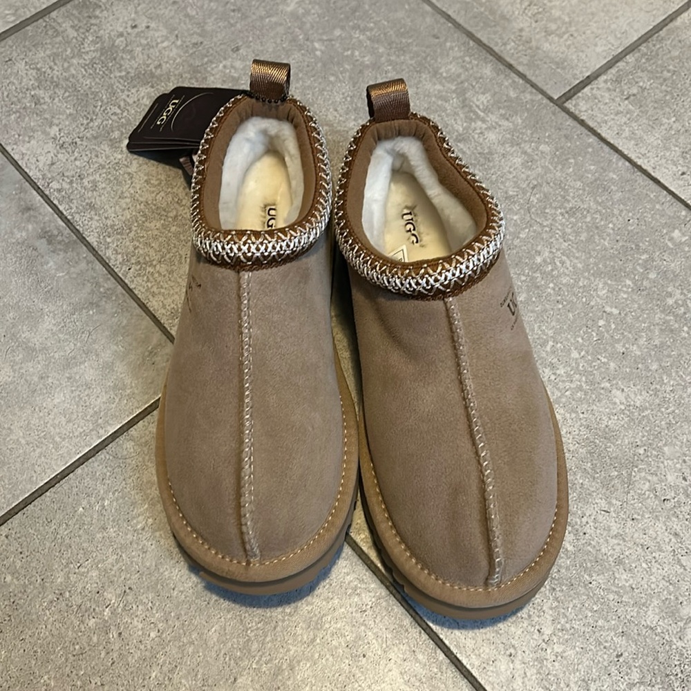 Ugg Asutralia/ UGG Tazz
